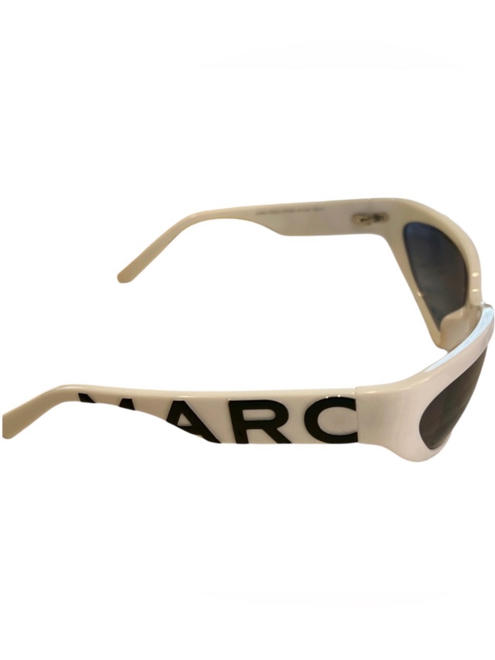 Marc Jacobs Oval White Sunglasses Dark Lens NWT Designer - Picture 2 of 5